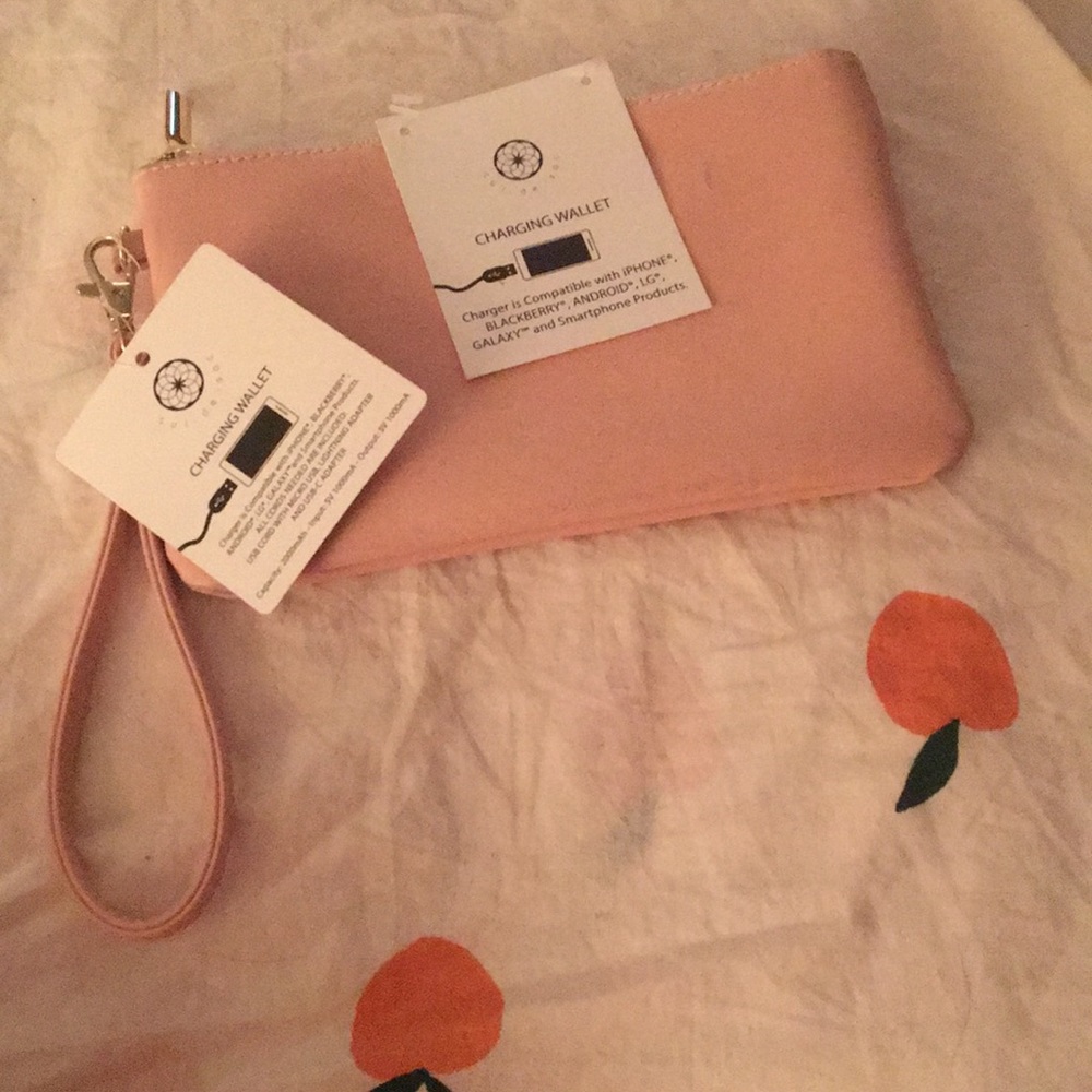 Old navy Pink whristlet charging purse